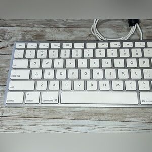 APPLE Wired White Keyboard to 2007 Mac Desktop Model No A1243
